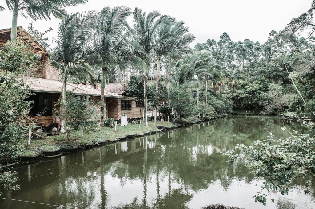 Fazenda Momm - Pousada E Eventos كامبوريو المظهر الخارجي الصورة