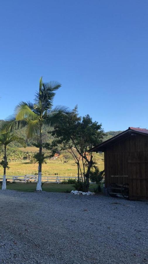 Fazenda Momm - Pousada E Eventos كامبوريو المظهر الخارجي الصورة
